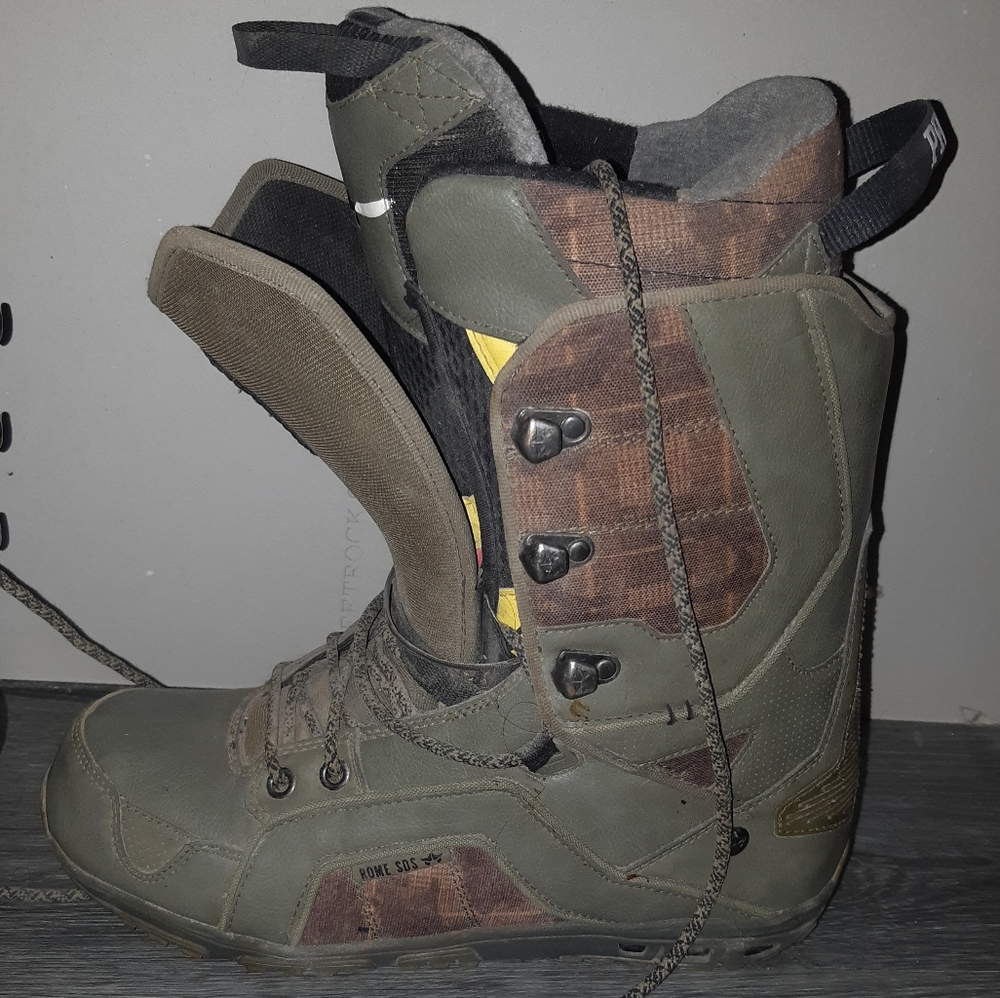 Snowboarding Boots